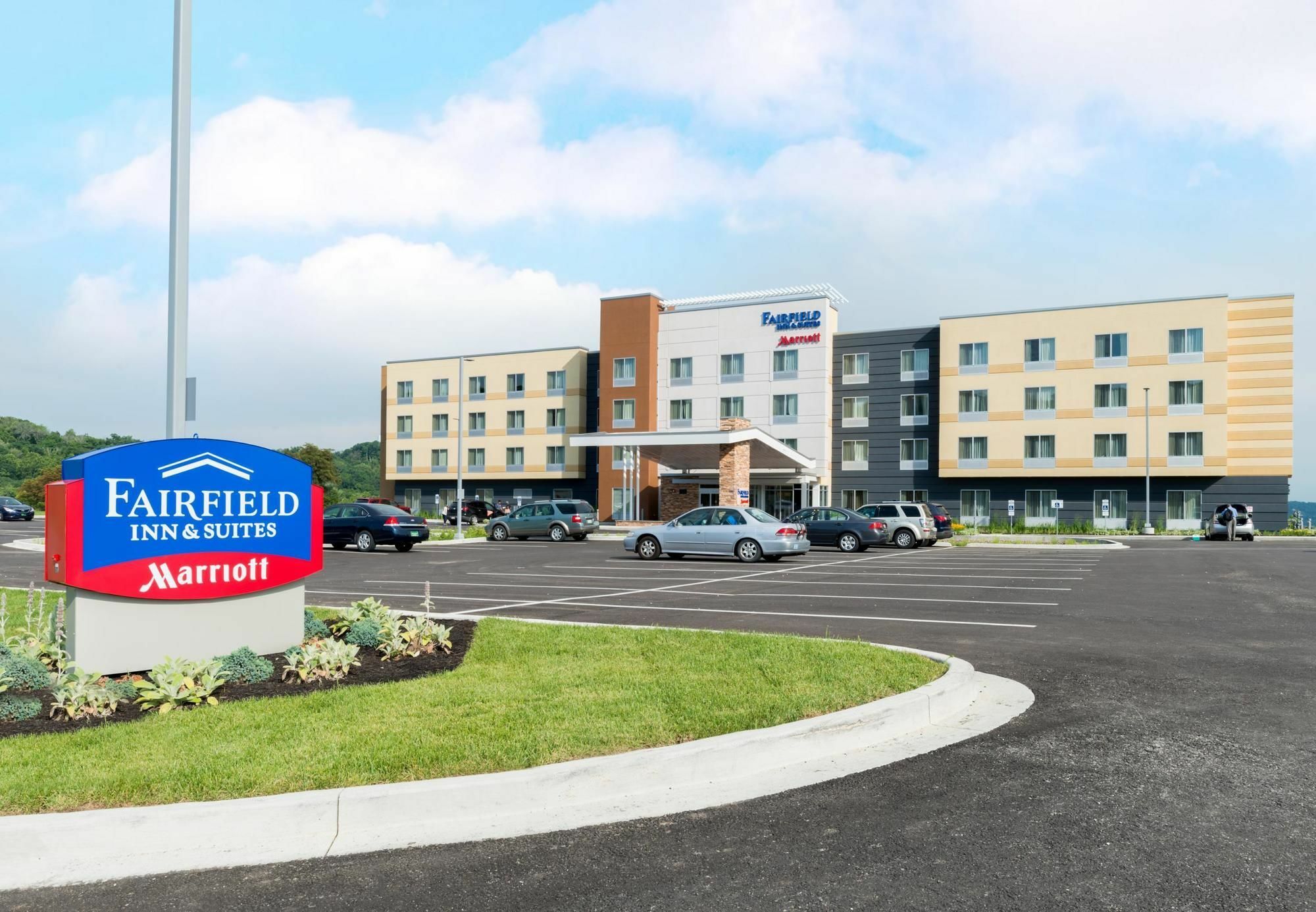 Fairfield Inn & Suites By Marriott Huntington Bagian luar foto